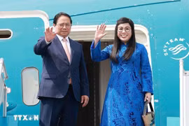 El primer ministro de Vietnam, Pham Minh Chinh, y su esposa parten de Hanoi hacia Brasil para participar en la Cumbre Ampliada del BRICS 2025 y realizar las actividades bilaterales en el país latinoamericano. (Fuente: VNA)