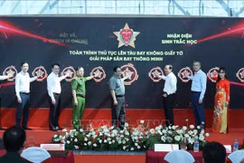 El aeropuerto internacional Tan Son Nhat, en Ciudad Ho Chi Minh, lanza el programa piloto con reconocimiento facial para los procedimientos de embarque en la terminal T3. (Fuente: VNA)