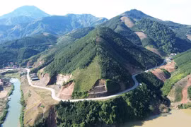 Aceleran construcción de obras de transporte en provincias montañosas norteñas 