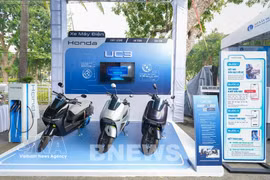 Productos de motocicletas de Honda en el evento. (Foto: VNA)