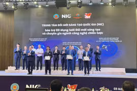 Ceremonia para anunciar el establecimiento de tres nuevas redes de expertos de la industria de innovación y tecnología estratégica: Quantum (VNQuantum), Cyber ​​​​Security (ViSecurity) y Aviación, Espacio y Vehículos Aéreos No Tripulados (UAV Vietnam) el 25 de agosto de 2025. (Foto: Vietnam+)