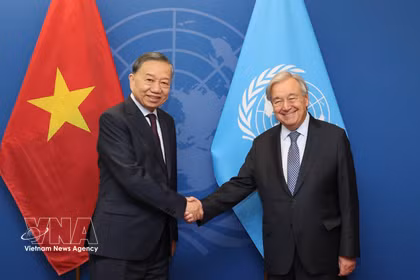 el secretario general del Comité Central del Partido Comunista y presidente de Vietnam, To Lam, se reúne con el secretario general de esta mayor organización mundial, António Guterres. Foto: VNA