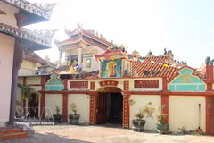 Van Thuy Tu (barrio de Phan Thiet, provincia de Lam Dong) es conocido por su costumbre de venerar al Dios de Ballena, una tradición cultural y religiosa única de los pescadores de la región costera del centro-sur. Foto: VNA