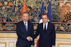 El secretario general del Partido Comunista y presidente de Vietnam, To Lam, y el primer ministro francés, Sébastien Lecornu. (Foto: VNA)