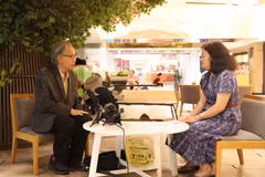 El académico tailandés Kavi Chongkittavorn en una entrevista con la Agencia Vietnamita de Noticias. (Fuente: VNA)
