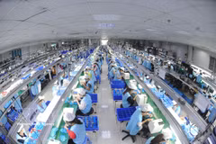Una línea de fabricación de productos electrónicos en el complejo industrial de Thanh Van, Bac Ninh. (Foto: VNA)