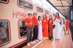 Experiencias en el tren turístico Hanoi 5 Puertas. Fuente: baodautu.vn