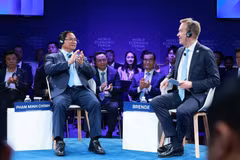  Primer ministro traza camino de Vietnam en el diálogo político del FEM