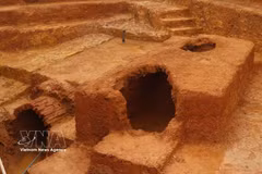 Hallan numerosos objetos valiosos en dos tumbas antiguas en Nghe An