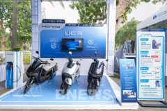Productos de motocicletas de Honda en el evento. (Foto: VNA)