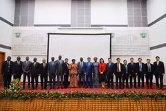 El seminario "Política económica y cooperación entre Vietnam y Costa de Marfil", el 10 de julio de 2025. (Fuente: VNA)