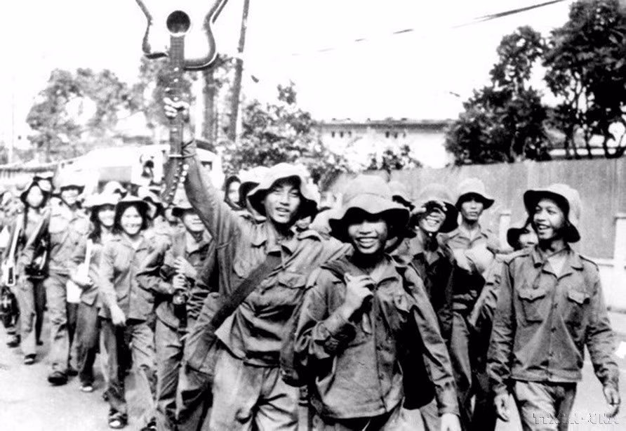 Jóvenes de Ciudad Ho Chi Minh partieron con entusiasmo para construir una nueva zona económica, el 28 de marzo de 1976. (Fuente: VNA)