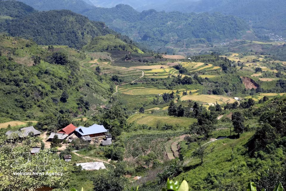 Desde la aldea de Lao Chai, los visitantes pueden contemplar a lo lejos los arrozales en terrazas y el imponente paisaje natural. (Fuente: VNA)