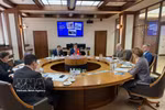 El presidente de la Academia de Ciencia y Tecnología de Vietnam, Tran Hong Thai, mantiene una reunión con representantes de la Corporación Estatal de Energía Atómica de Rusia (Rosatom). Foto: VNA