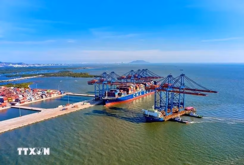 Actividades de importación y exportación en el puerto de aguas profundas de Gemalink. (Foto: VNA)