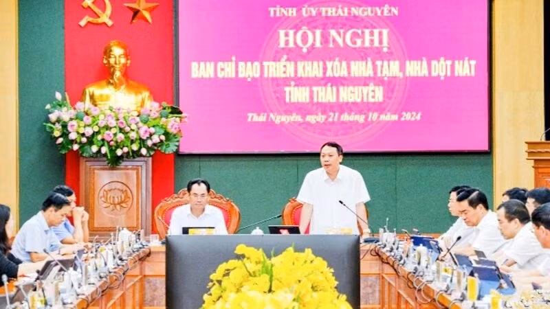 Se espera que la remoción de casas temporales y en ruinas para los hogares elegibles en Thai Nguyen se complete antes del 31 de marzo de 2025. (Fuente: VNA)