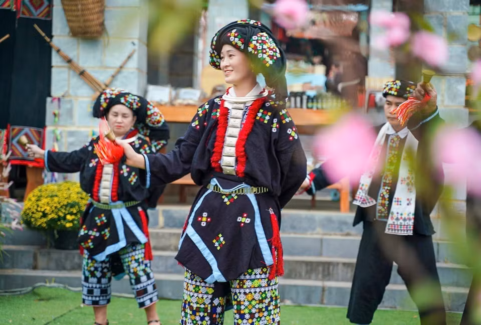 Para el grupo étnico Dao, la danza de la campana es el baile principal en las ceremonias importantes. (Foto: VNA)