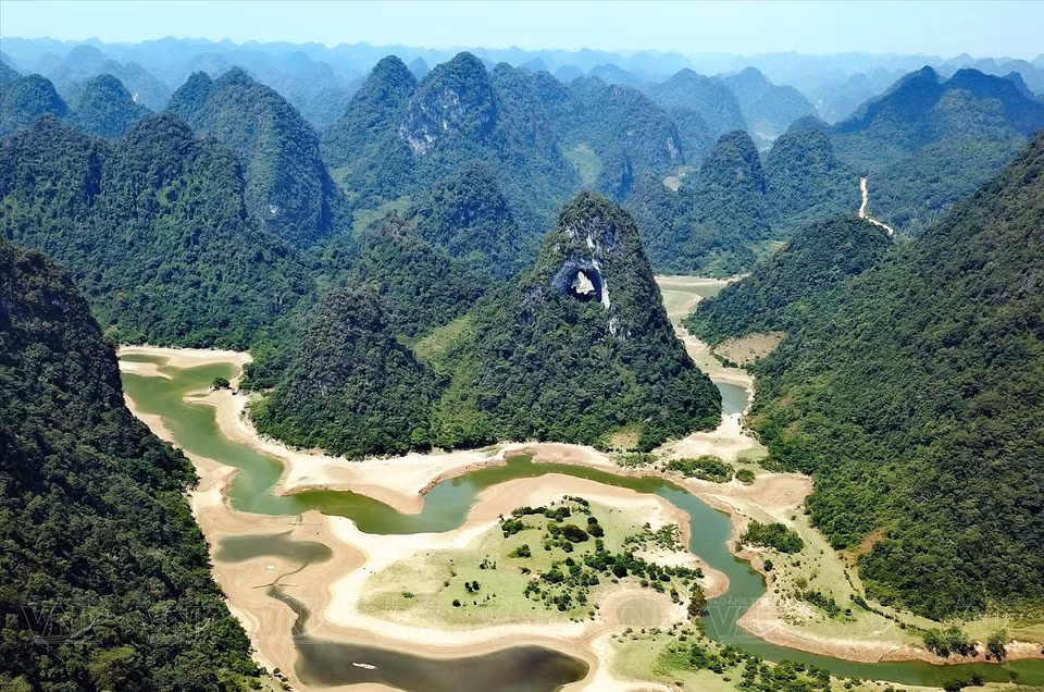 Vista panorámica del monte "Ojo de Dios" desde arriba. (Fuente: Revista Vietnam)