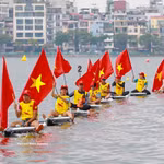Colores internacionales en las regatas de botes dragón del Lago del Oeste