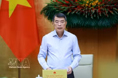 El primer ministro de Vietnam, Le Minh Hung, preside la reunión. (Foto: VNA)