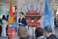 El viceministro de Relaciones Exteriores y presidente de la Comisión Nacional de la UNESCO en Vietnam, Ngo Le Van, interviene en la cita (Foto: VNA)