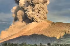 Erupción del volcán Kanlaon (Foto: scmp)