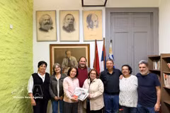 La embajadora de Vietnam en Argentina concurrente en Uruguay, Ngo Minh Nguyet, se reúne con representantes del Partido Comunista de Uruguay. (Foto: VNA)