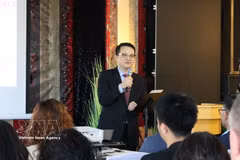 Dang Hoang Linh, ministro consejero de la Embajada de Vietnam en Alemania, interviene en la cita (Foto: VNA)