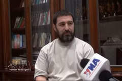 El periodista e investigador argentino Gastón Fiorda en la entrevista (Foto: VNA)