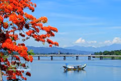 La romántica belleza del río Huong (Perfume). (Foto: VNA)