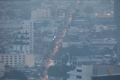 La contaminación cubre Bangkok, Tailandia. (Foto: Xinhua/VNA)