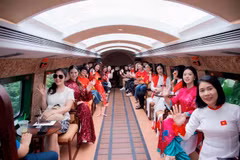 Tras un año de operación, el tren ha realizado cerca de 400 servicios, transportando a casi 100.000 pasajeros. (Foto: hanoimoi.vn)
