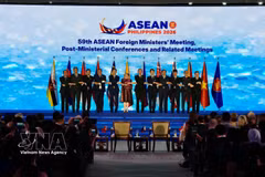Los ministros de Relaciones Exteriores de la ASEAN asisten a la ceremonia de apertura de la AMM-59 en Manila el 21 de julio. (Foto: VNA).