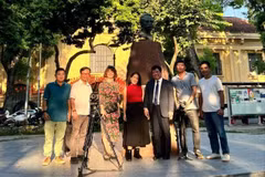 El equipo de rodaje trabaja en Hanoi (Foto: VTV)