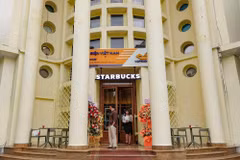 La historia detrás de la Oficina de Correos de Hanoi y su cafetería