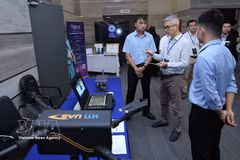 Diez productos de tecnología digital con las marcas "Hecho en Vietnam" y "Hecho en Australia" fueron presentados en un foro de cooperación para la inversión y el desarrollo de la tecnología digital y la IA entre ambos países. (Foto: VNA)