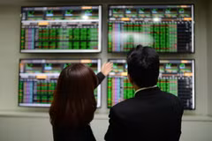 FTSE Russell anunció oficialmente la elevación del mercado bursátil de Vietnam a la categoría de emergente secundario. (Foto: Vietnam+)