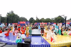 En la primera edición del Festival Cultural Mundial en Hanoi. (Foto: baovanhoa.vn)