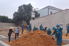 La comuna de Chu Dien (distrito de Luc Nam, provincia de Bac Giang) intensifica sus esfuerzos para eliminar las viviendas temporales y deterioradas para las familias pobres. (Foto: https://daidoanket.vn/)