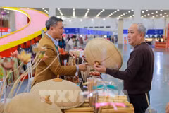 La Feria de Primavera 2026 cuenta con una amplia variedad de stands de pueblos artesanales con más de 100 años de historia (Foto: VNA)
