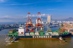El puerto de Quy Nhon es la principal puerta de entrada para la importación y exportación de productos de la Altiplanicie Occidental, y el punto de partida del sistema logístico de la provincia de Gia Lai. (Foto: VNA)