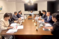 La delegación del Ministerio de Finanzas se reúne con instituciones financieras e inversores en Estados Unidos. (Foto: Ministerio de Finanzas de Vietnam)
