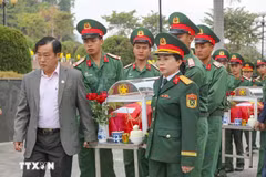 Los restos de los combatientes voluntarios vietnamitas caídos en Laos descansan en el cementerio de Tong Khao, en la provincia de Dien Bien. (Foto: VNA)