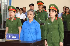 Thach Thi Hoa Ri en el juicio. (Foto: VNA)