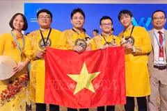 El equipo vietnamita cosechó cuatro medallas de oro en la 57.ª Olimpiada Internacional de Química (Foto: VNA)