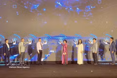 Delegados inauguran el Espacio Negocios & Conexión B2B. (Foto: VNA)