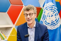 El jefe de la representación de la UNESCO en Vietnam, Jonathan Wallace Baker, en la entrevista. (Foto: VNA)