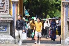 Turistas en la Ciudadela Imperial de Hue (Foto: VNA)