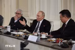 Presidente Putin destaca los crecientes lazos entre Rusia y Vietnam