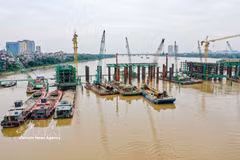 Construcción del puente Tran Hung Dao. (Foto: VNA)